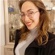 Diseñadora de prints en activo. Puedo ayudarte con tus raports, composición, orientación, tips Photoshop, tendencias, etc... Tanto si diseñas tu propia colección de sudaderas o vestidos estampados como si trabajas para la industria textil, de hogar, papel